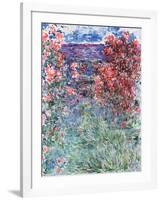 The House at Giverny Under the Roses, 1925-Claude Monet-Framed Giclee Print