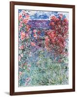 The House at Giverny Under the Roses, 1925-Claude Monet-Framed Giclee Print