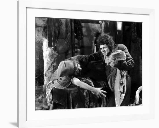 THE HUNCHBACK OF NOTRE DAME by Wallace Worsley-null-Framed Photo