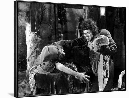 THE HUNCHBACK OF NOTRE DAME by Wallace Worsley-null-Framed Photo