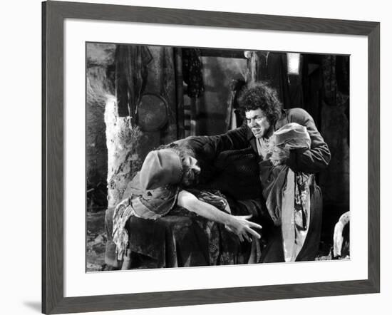 THE HUNCHBACK OF NOTRE DAME by Wallace Worsley-null-Framed Photo