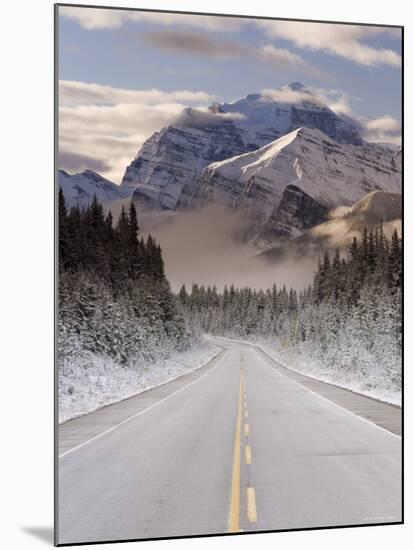 The Icefields Parkway, Banff-Jasper National Parks, Rocky Mountains, Canada-Gavin Hellier-Mounted Photographic Print