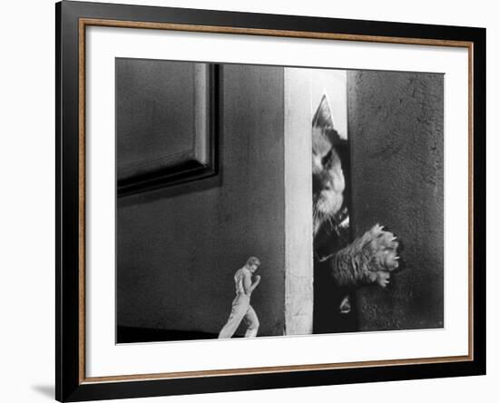 The Incredible Shrinking Man, Grant Williams, 1957-null-Framed Photo