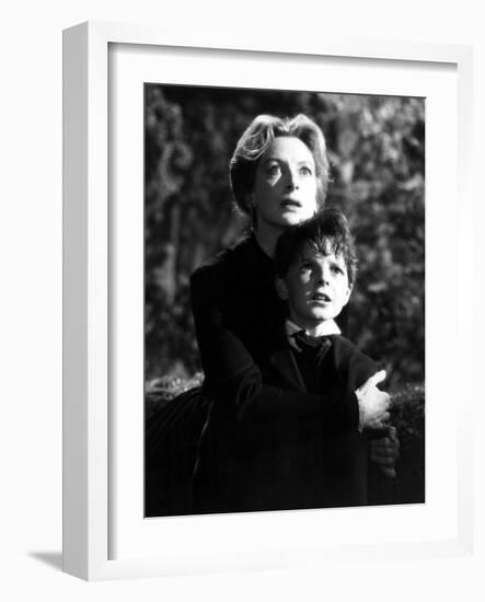 The Innocents, Deborah Kerr, Martin Stephens, 1961-null-Framed Photo