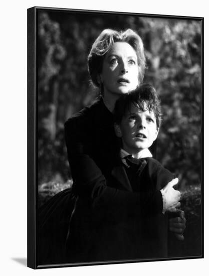 The Innocents, Deborah Kerr, Martin Stephens, 1961-null-Framed Photo