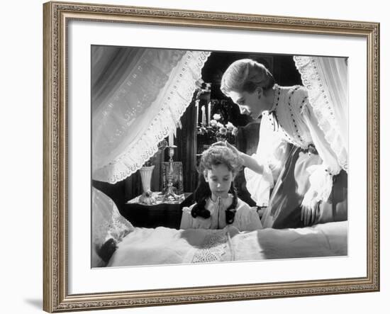 The Innocents, Pamela Franklin, Deborah Kerr, 1961-null-Framed Photo