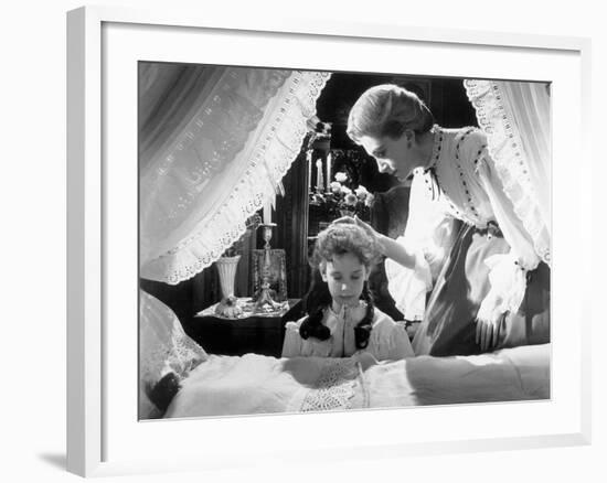 The Innocents, Pamela Franklin, Deborah Kerr, 1961-null-Framed Photo