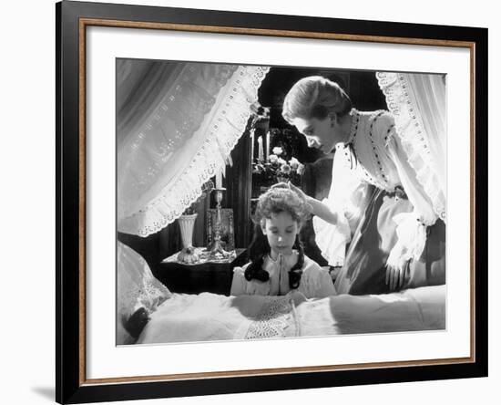 The Innocents, Pamela Franklin, Deborah Kerr, 1961-null-Framed Photo