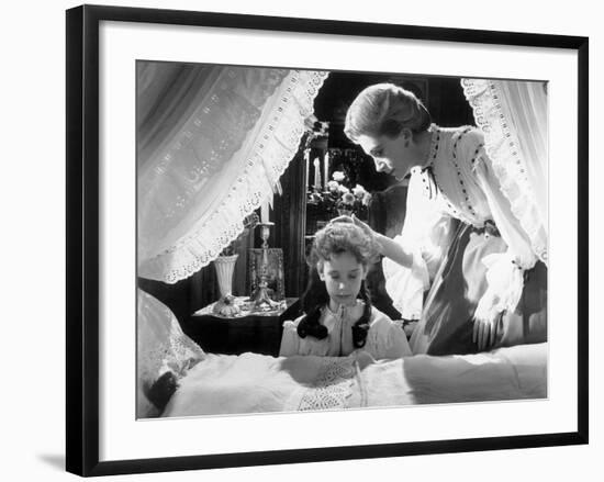 The Innocents, Pamela Franklin, Deborah Kerr, 1961-null-Framed Photo