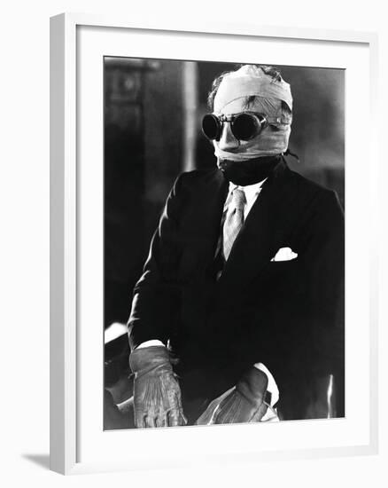 The Invisible Man, Claude Rains, 1933-null-Framed Photo