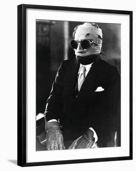 The Invisible Man, Claude Rains, 1933-null-Framed Photo