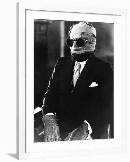 The Invisible Man, Claude Rains, 1933-null-Framed Photo