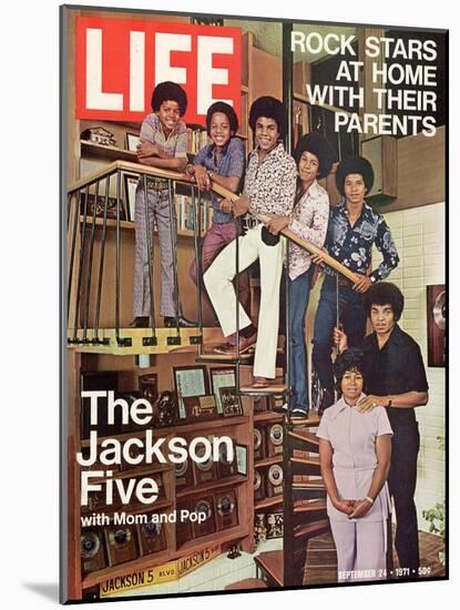 The Jackson Five with their Father and Mother, Joseph and Katherine, September 24, 1971-John Olson-Mounted Photographic Print