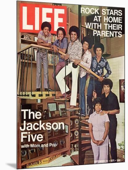 The Jackson Five with their Father and Mother, Joseph and Katherine, September 24, 1971-John Olson-Mounted Photographic Print