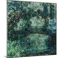 The Japanese Bridge on the Waterlily-Pond at Giverny, 1924/25-Claude Monet-Mounted Giclee Print