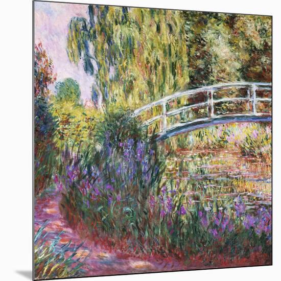 The Japanese Bridge, Pond with Water Lilies, 1900-Claude Monet-Mounted Giclee Print