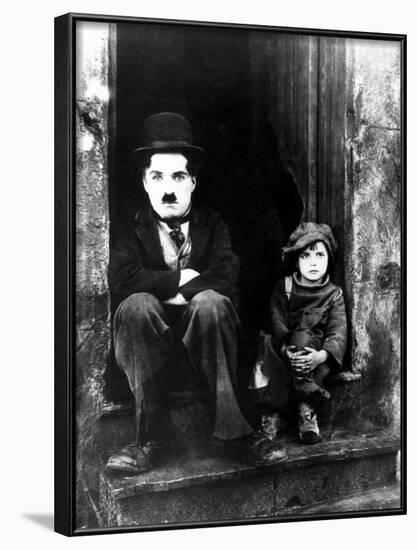 The Kid, Charlie Chaplin, Jackie Coogan, 1921-null-Framed Photographic Print