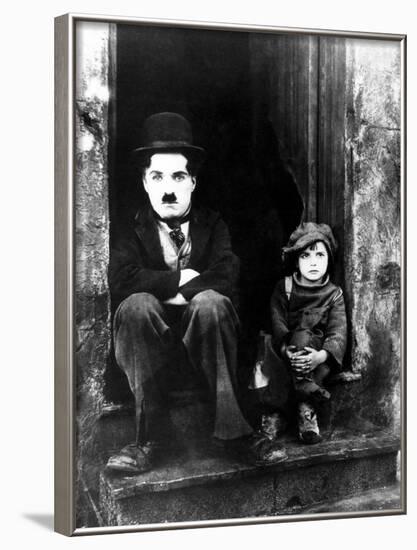 The Kid, Charlie Chaplin, Jackie Coogan, 1921-null-Framed Photographic Print