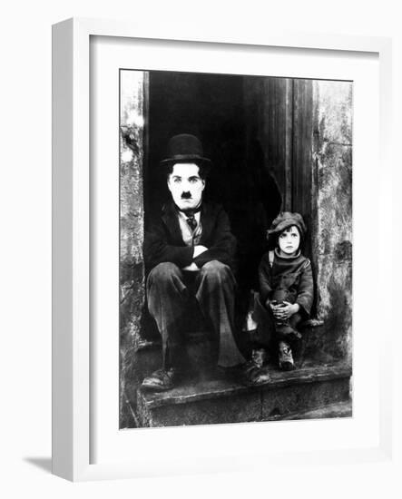 The Kid, Charlie Chaplin, Jackie Coogan, 1921-null-Framed Photographic Print