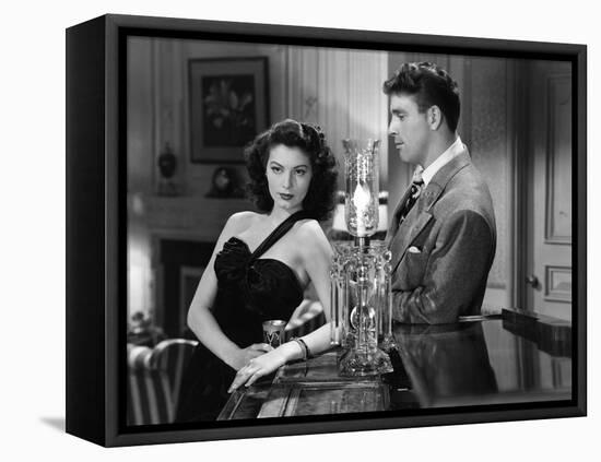 THE KILLERS, 1946 directed by ROBERT SIODMAK Ava Gardner / Burt Lancaster (b/w photo)-null-Framed Stretched Canvas