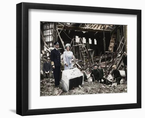 The King and Queen survey bomb damage, Buckingham Palace, London, WWII, 1940-Unknown-Framed Photographic Print