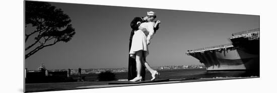 The Kiss Between a Sailor and a Nurse Sculpture, Unconditional Surrender-null-Mounted Photographic Print