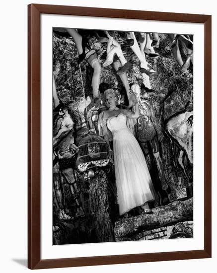 The Lady from Shanghai, 1947-null-Framed Photographic Print