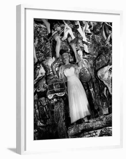 The Lady from Shanghai, 1947-null-Framed Photographic Print