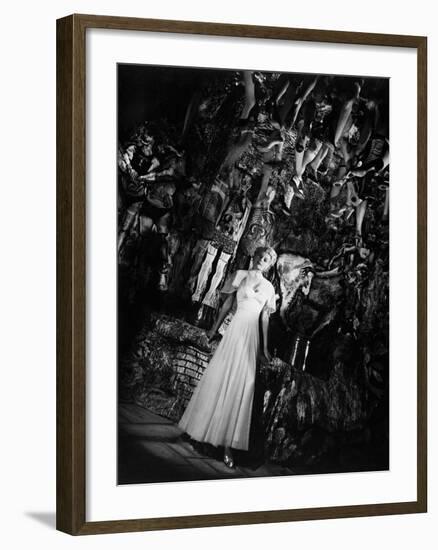 The Lady from Shanghai, 1947-null-Framed Photographic Print