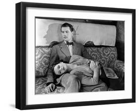 The Lady Vanishes, Michael Redgrave, Margaret Lockwood, 1938-null-Framed Photo