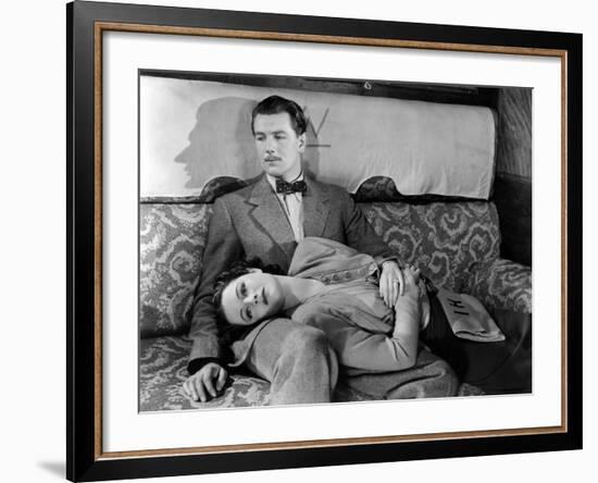 The Lady Vanishes, Michael Redgrave, Margaret Lockwood, 1938-null-Framed Photo