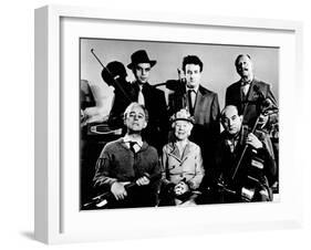 The Ladykillers, Alec Guinness, Herbert Lom, Katie Johnson, Peter Sellers, Danny Green, 1955-null-Framed Photo