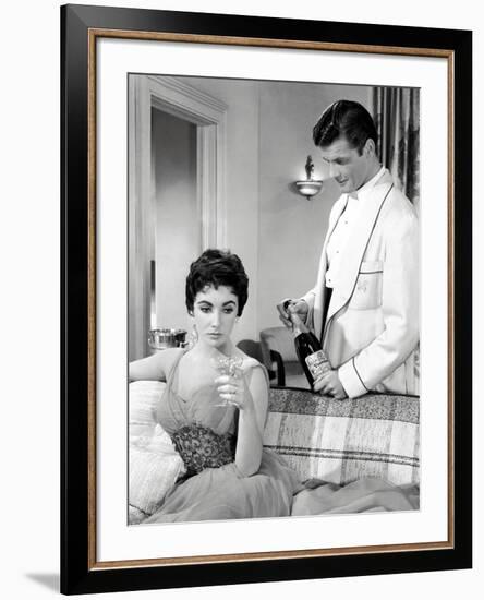 THE LAST TIME I SAW PARIS, 1954 directed by RICHARD BROOKS Elizabeth Taylor / Roger Moore (b/w phot-null-Framed Photo