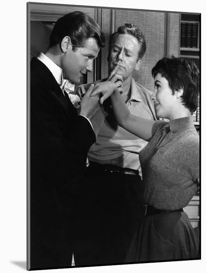 THE LAST TIME I SAW PARIS, 1954 directed by RICHARD BROOKS Roger Moore, Van Johnson and Elizabeth T-null-Mounted Photo