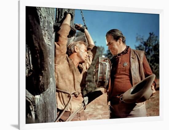 THE LAST WAGON, 1956 directed by DELMER DAVES Richard Widmark and George Matthews (photo)-null-Framed Photo