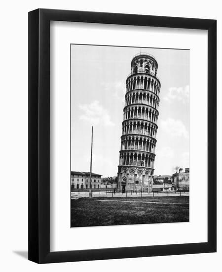 The Leaning Tower of Pisa Photograph - Pisa, Italy-Lantern Press-Framed Art Print