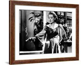 The Letter, Bette Davis, 1940-null-Framed Photo