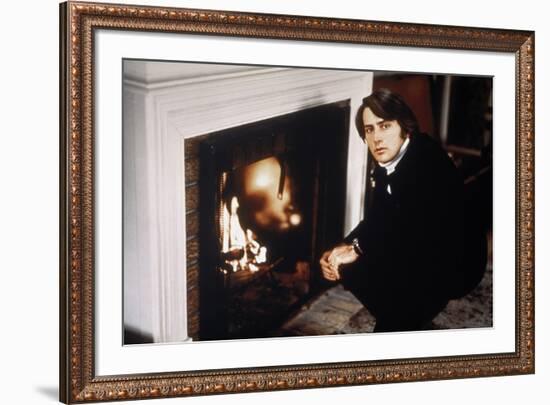 THE LITTLE GIRL WHO LIVES DOWN THE LANE, 1976 directed by NICOLAS Martin Sheen (photo)-null-Framed Photo