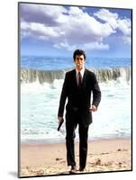 The Long Goodbye, Elliott Gould, 1973-null-Mounted Photo