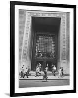 The Main Entrance to the Chase Manhattan Bank-Al Fenn-Framed Photographic Print