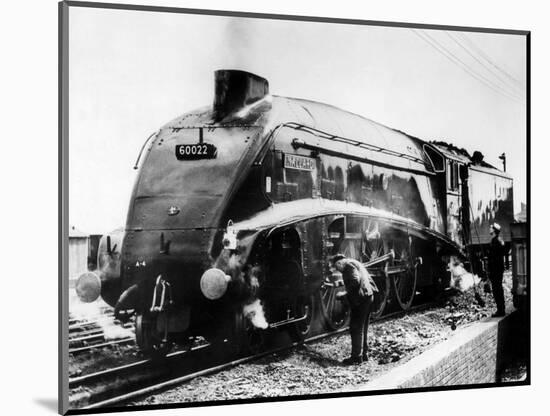 The Mallard Steam Train, World Record Holder for Steam Locomotives of 126 MPH in 1938-null-Mounted Photographic Print