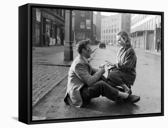 The Man In The White Suit, Alec Guinness, Joan Greenwood, 1951-null-Framed Stretched Canvas