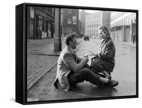 The Man In The White Suit, Alec Guinness, Joan Greenwood, 1951-null-Framed Stretched Canvas