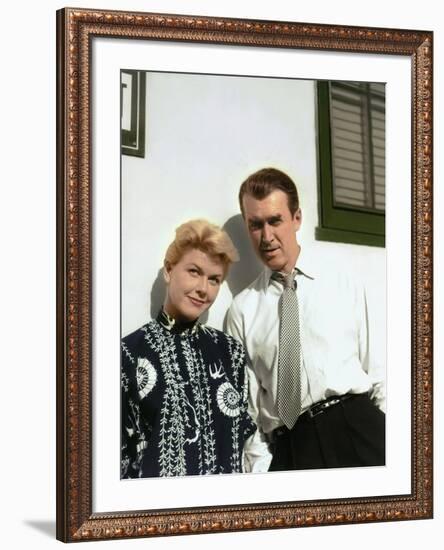 THE MAN WHO KNEW TOO MUCH, 1956 directed by ALFRED HITCHCOCK Doris Day / James Stewart (photo)-null-Framed Photo