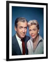 THE MAN WHO KNEW TOO MUCH, 1956 directed by ALFRED HITCHCOCK James Stewart and Doris Day (photo)-null-Framed Photo