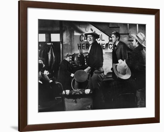 THE MAN WHO SHOT LIBERTY VALANCE, 1962 directed by JOHN FORD John Wayne and James Stewart (b/w phot-null-Framed Photo