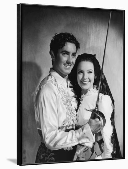 THE MARK OF ZORRO, 1940 directed by ROUBEN MAMOULIAN Tyrone Power and Linda Darnell (b/w photo)-null-Framed Photo