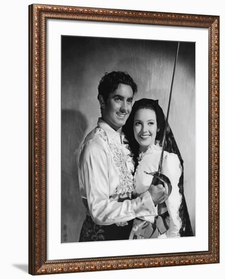 THE MARK OF ZORRO, 1940 directed by ROUBEN MAMOULIAN Tyrone Power and Linda Darnell (b/w photo)-null-Framed Photo