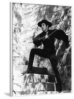 THE MARK OF ZORRO, 1940 directed by ROUBEN MAMOULIAN Tyrone Power (b/w photo)-null-Framed Photo