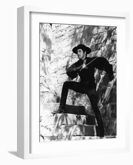 THE MARK OF ZORRO, 1940 directed by ROUBEN MAMOULIAN Tyrone Power (b/w photo)-null-Framed Photo